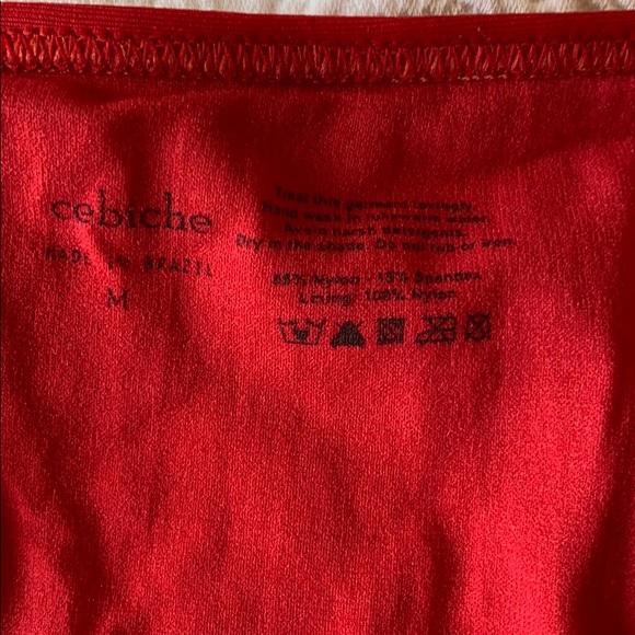 Red bikini - Picture 4 of 6